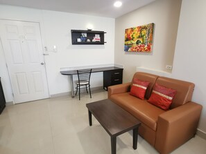 Minibar, in-room safe, individually furnished, desk