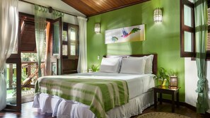 Minibar y caja de seguridad en la habitación