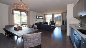 Luxe beddengoed, pillowtop-bedden, een strijkplank/strijkijzer