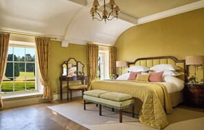 Grand Suite | 1 bedroom, in-room safe, desk, laptop workspace