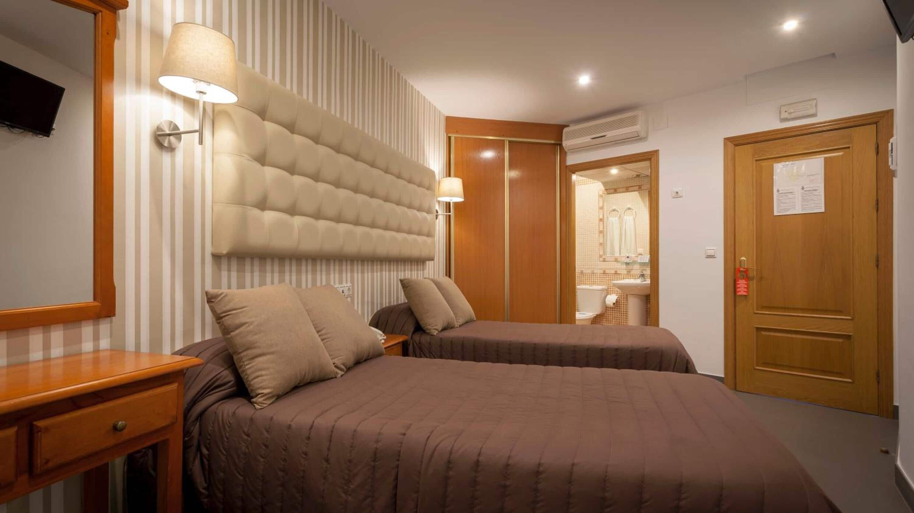 premium bedding, minibar, desk, blackout curtains