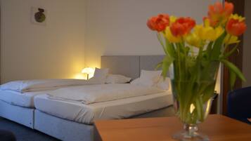 Comfort Double Room | Hypo-allergenic bedding, desk, blackout drapes, iron/ironing board