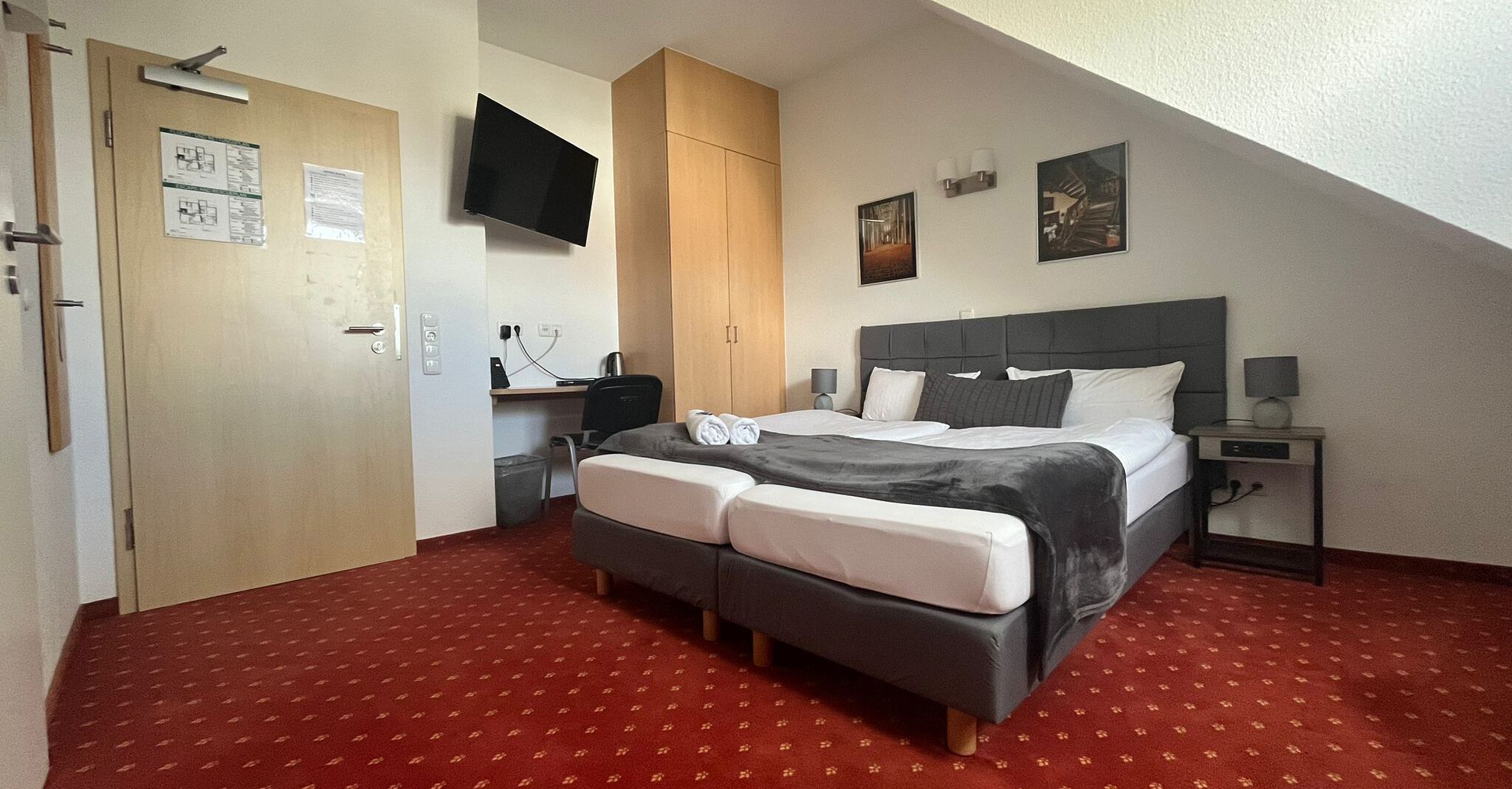 double room | hypo-allergenic bedding, pillow-top beds, desk, blackout curtains