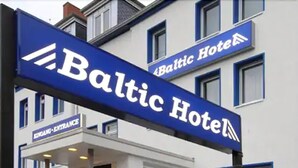 A sign for Baltic Hotel with a clear entrance and a visible name. - Baltic Hotel (Lübeck)