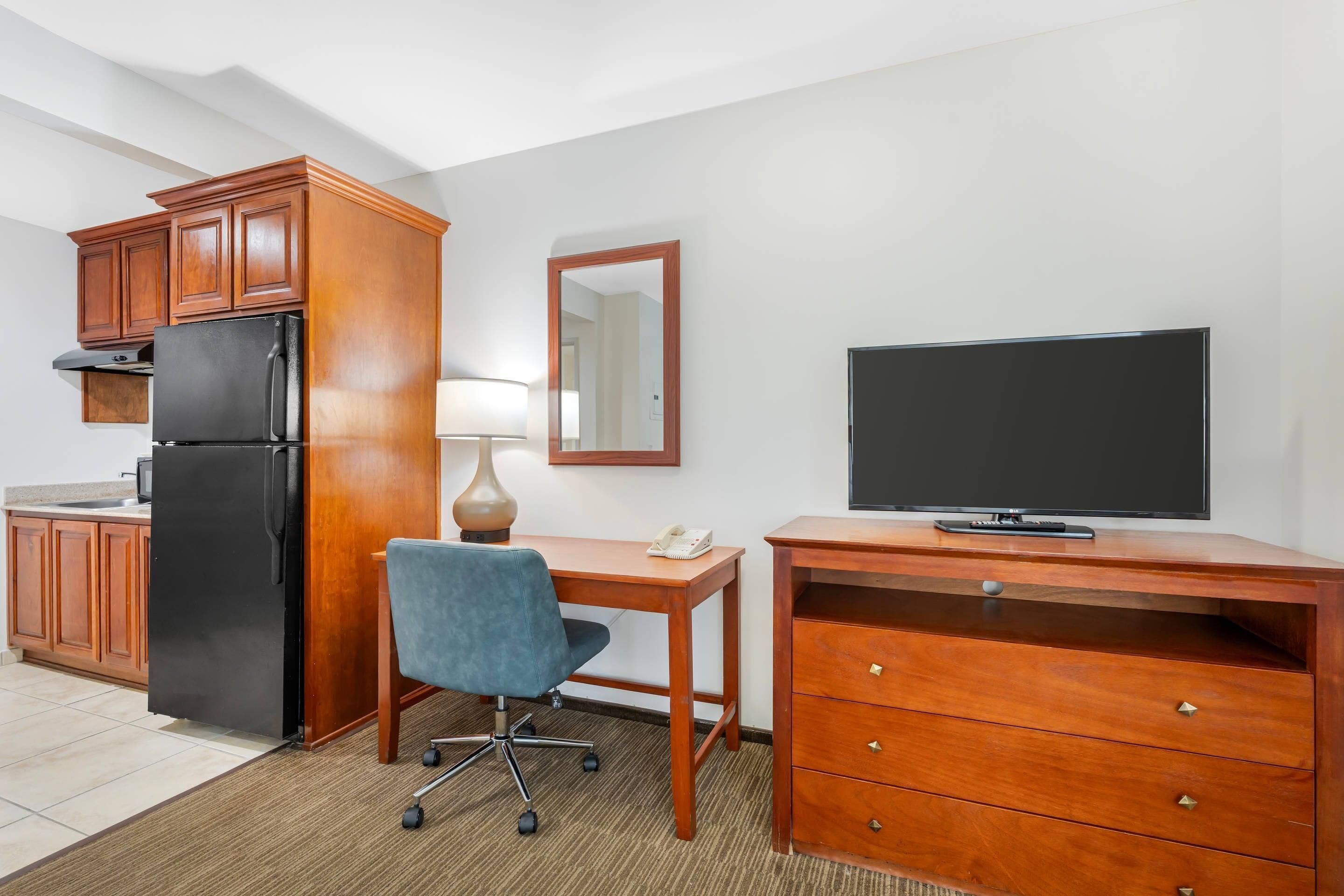 premium bedding, in-room safe, individually decorated