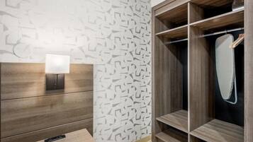 Standard Room, 1 King Bed, Private Bathroom (Self check-in)