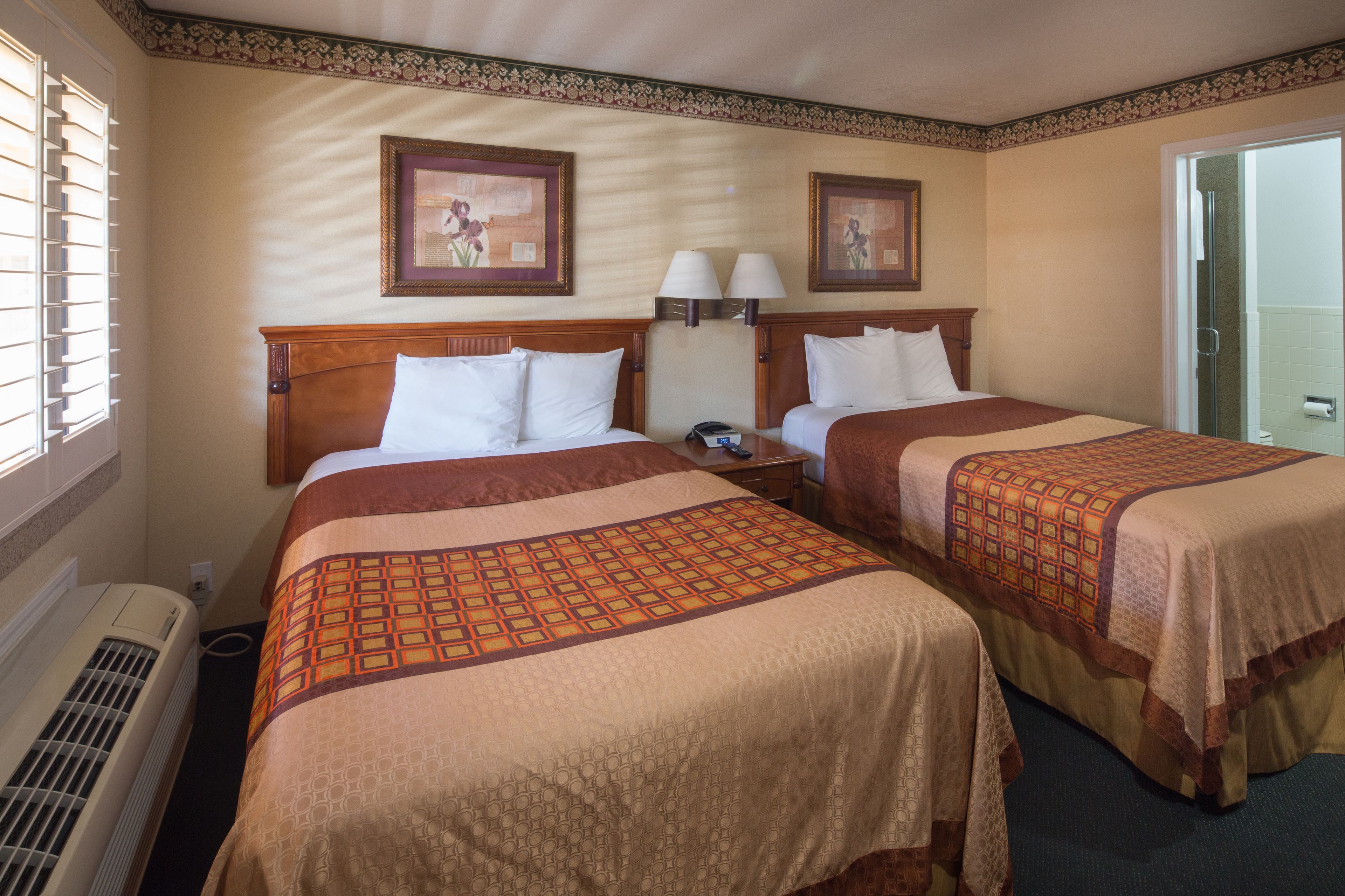 In-room safe, soundproofing, iron/ironing board, free WiFi