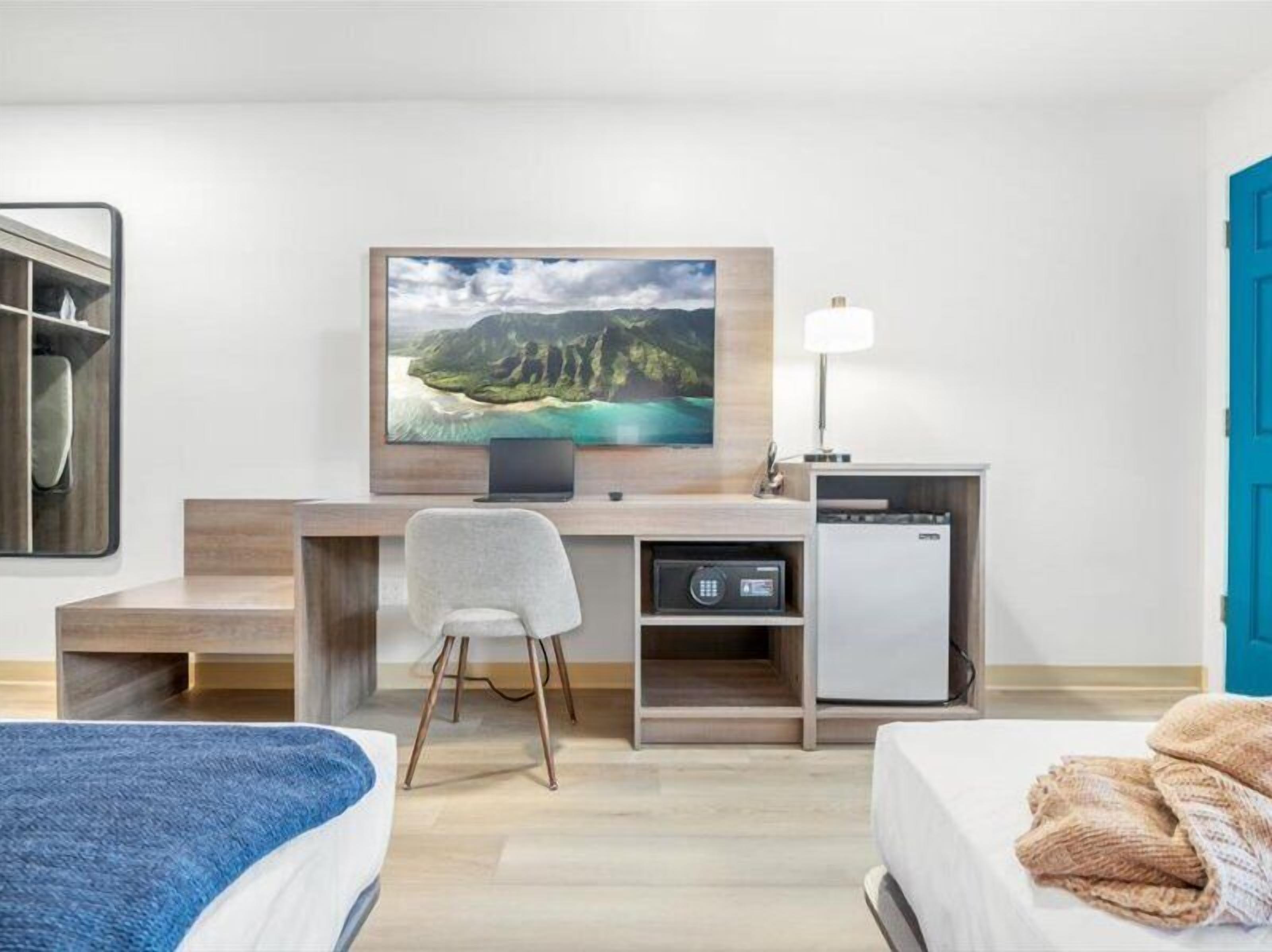 Standard Double Room, 2 Queen Beds, Private Bathroom | In-room safe, soundproofing, iron/ironing board, free WiFi