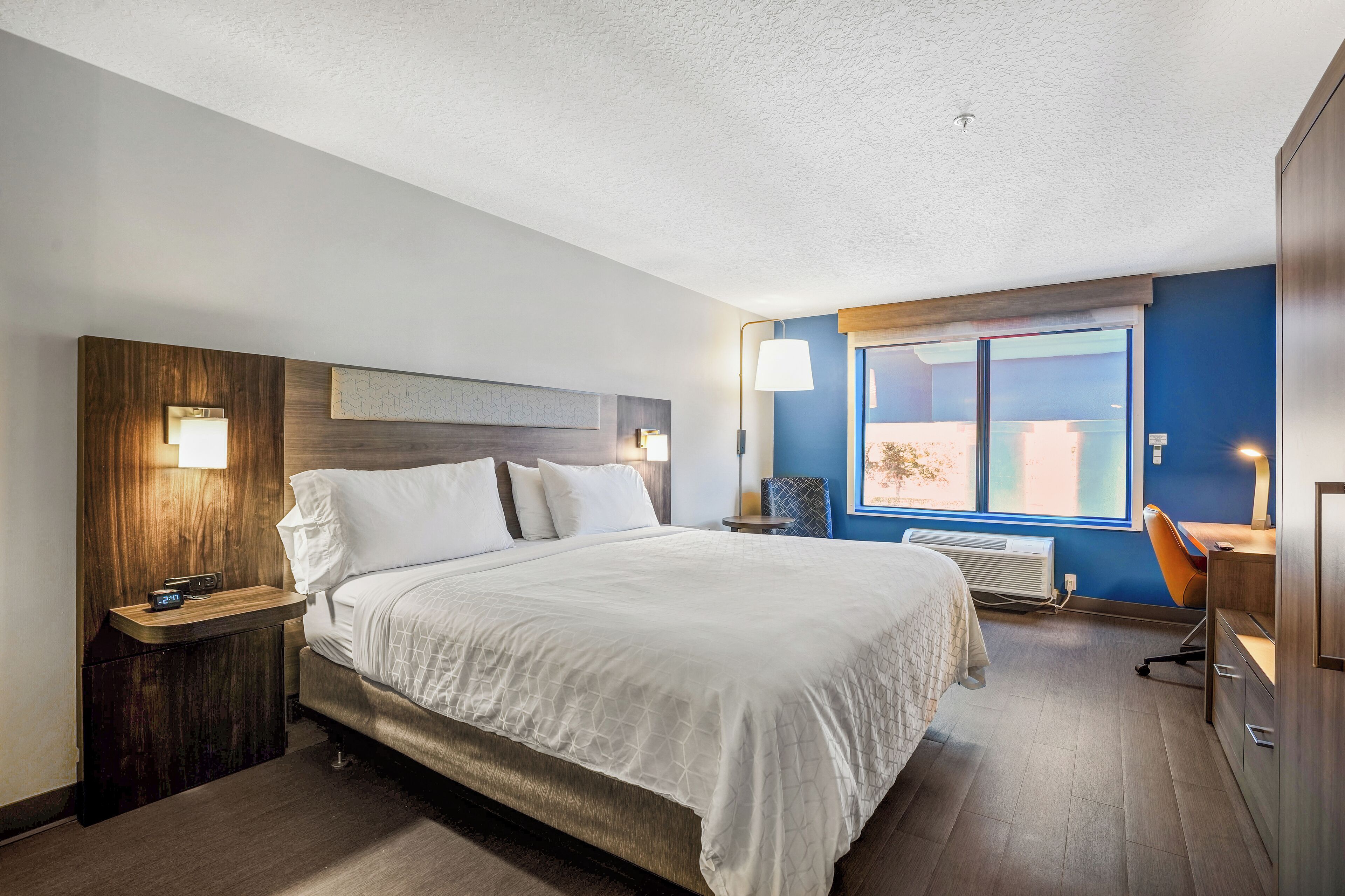 Egyptian cotton sheets, premium bedding, down duvets, pillow-top beds