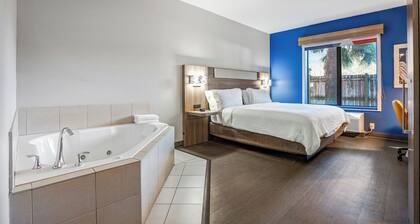 Holiday Inn Express & Suites Jacksonville - Atlantic Beach by IHG