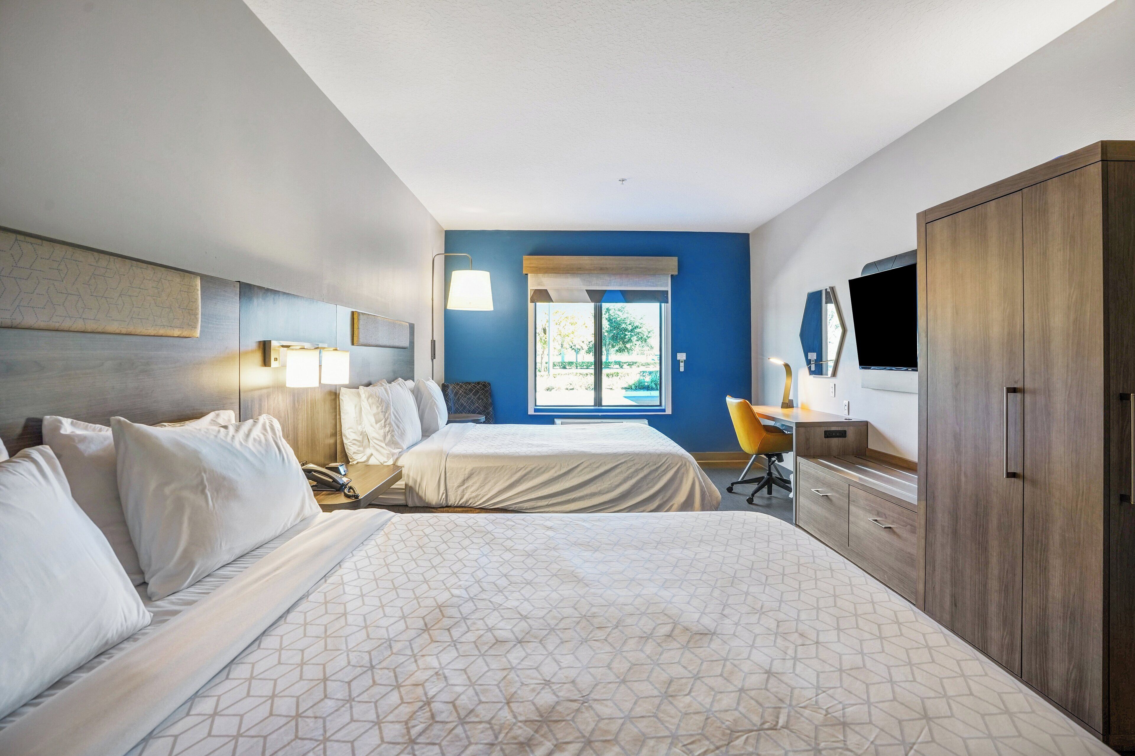 Egyptian cotton sheets, premium bedding, down duvets, pillow-top beds