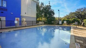 Outdoor pool, pool loungers