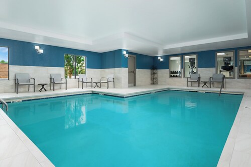 Holiday Inn Express & Suites Newport S by IHG