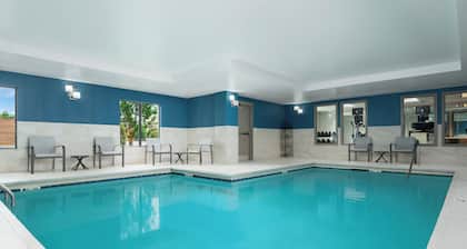Holiday Inn Express & Suites Newport S by IHG