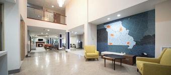 Holiday Inn Express Hotel and Suites St. Charles by IHG