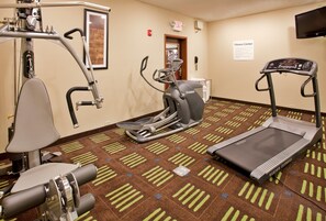 Fitness facility - Holiday Inn Express Hotel and Suites St. Charles by IHG (St. Charles)