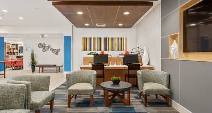 Holiday Inn Express Hotel and Suites West Valley by IHG