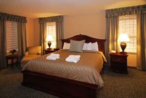 In-room safe, desk, blackout curtains, soundproofing - Liberty Hotel, an Ascend Collection Hotel (Cleburne)