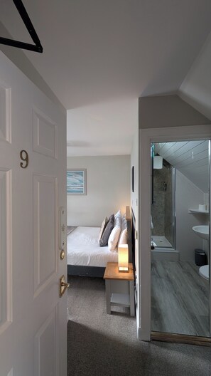 Kahden hengen huone, kylpyhuone makuuhuoneen yhteydessä, merinäköala (Compact) | Ilmainen Wi-Fi, vuodevaatteet