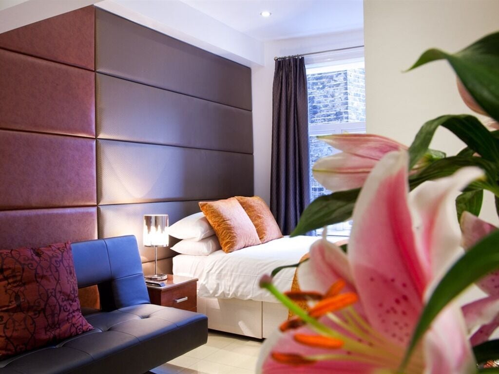 Suite, Ensuite (3 Persons) | Desk, free WiFi, bed sheets