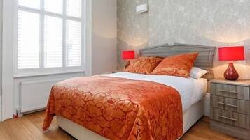 Suite, Ensuite (3 Persons) | Desk, free WiFi, bed sheets