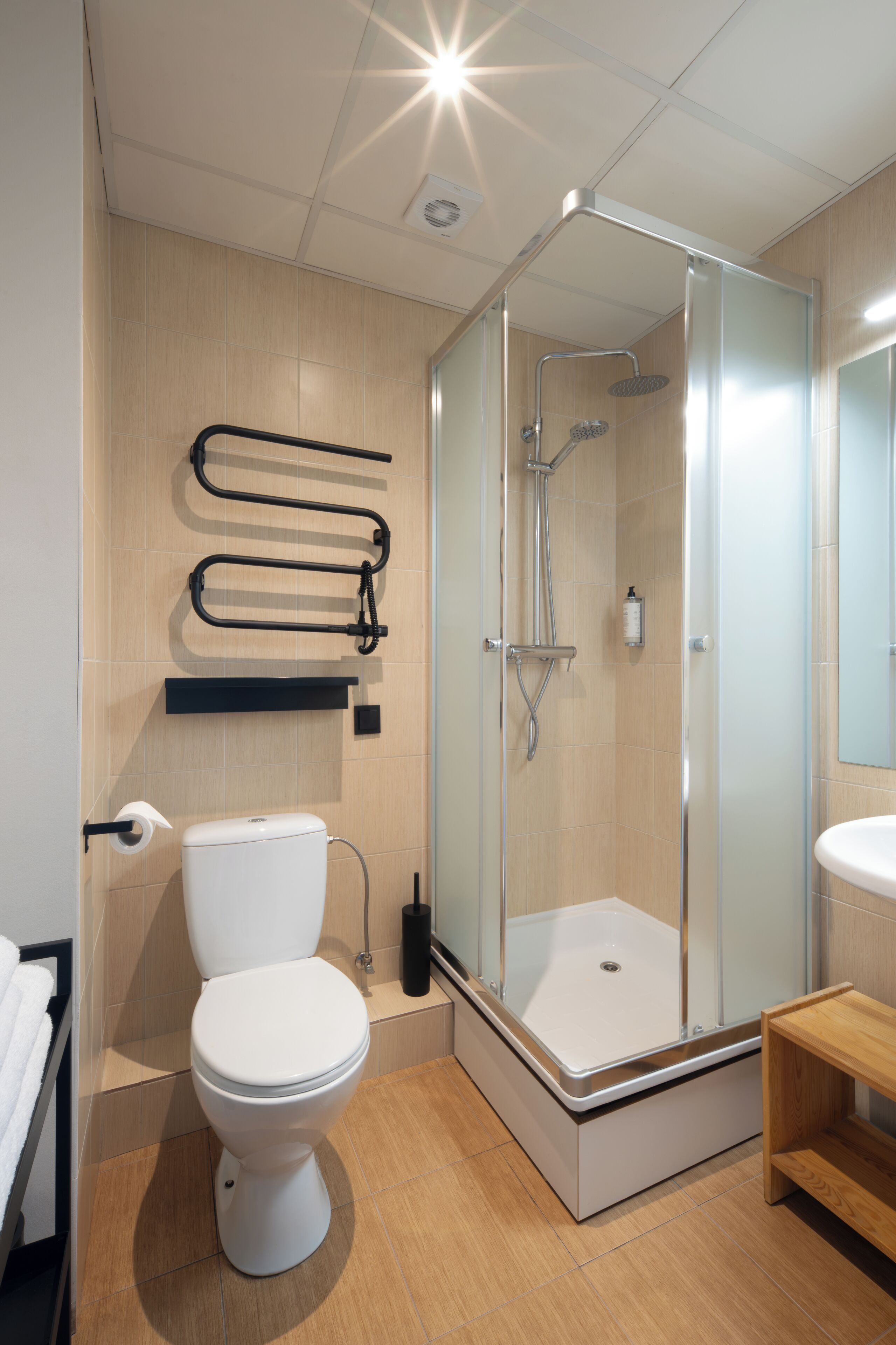 standard quadruple room | bathroom | shower, hair dryer, towels