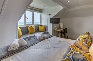 Double or Twin Room, Ensuite, Sea View