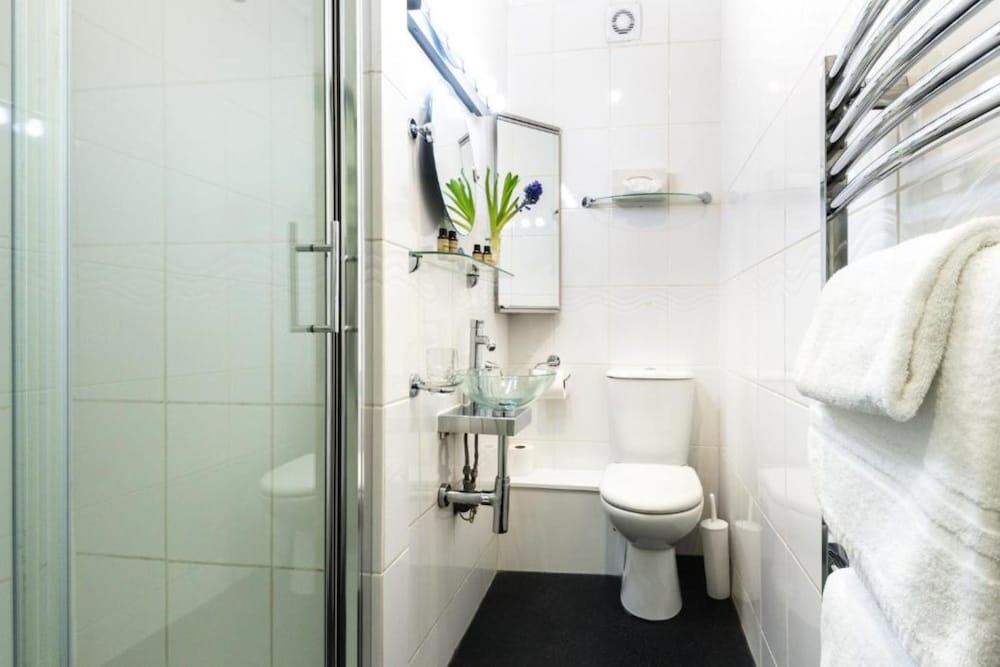 Paskins Town House by null