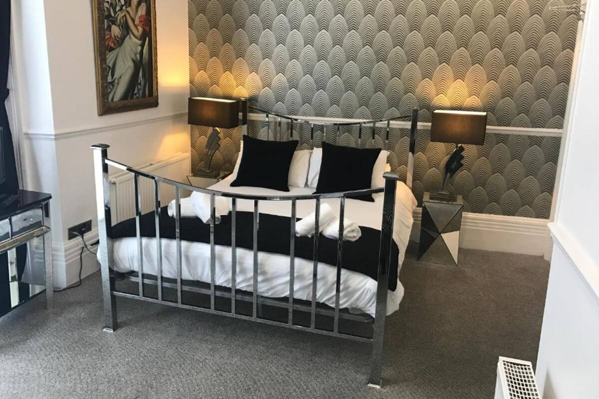 Deluxe Double Room | WiFi (free), bed sheets