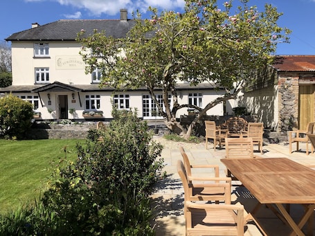 Terrace/patio. Furzeleigh Mill