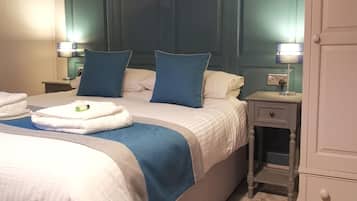 Kamar Triple, ensuite (3 Persons) | 2 kamar tidur, seprai antialergi, dan tempat tidur Select Comfort