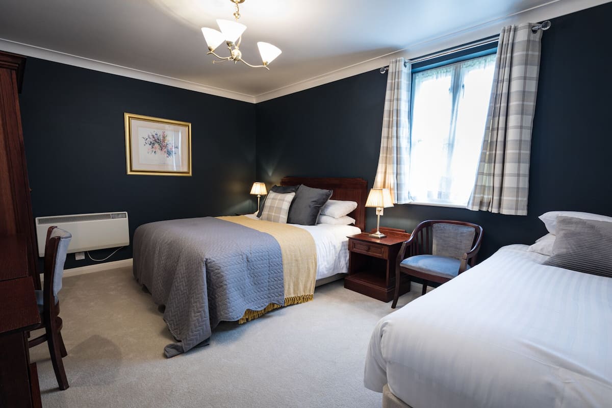 triple room, ensuite (priced  2 people sharing) | 1 bedroom