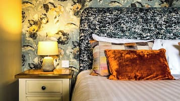 Kamer | Een bureau, een strijkplank/strijkijzer, gratis wifi, beddengoed