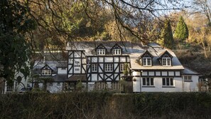 Mặt tiền nơi lưu trú