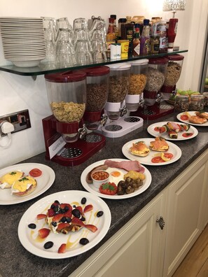 Desayuno completo incluido todos los días