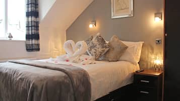 Cosy Double Room | Premium bedding, in-room safe, individually decorated