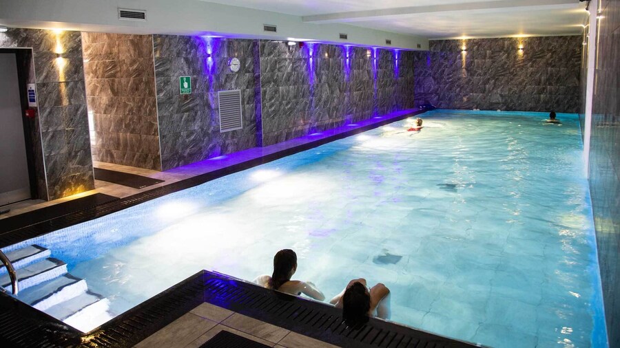 St John's Lodge (incl off-site health club)