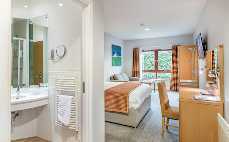 Standard Double Room, Ensuite | Free WiFi