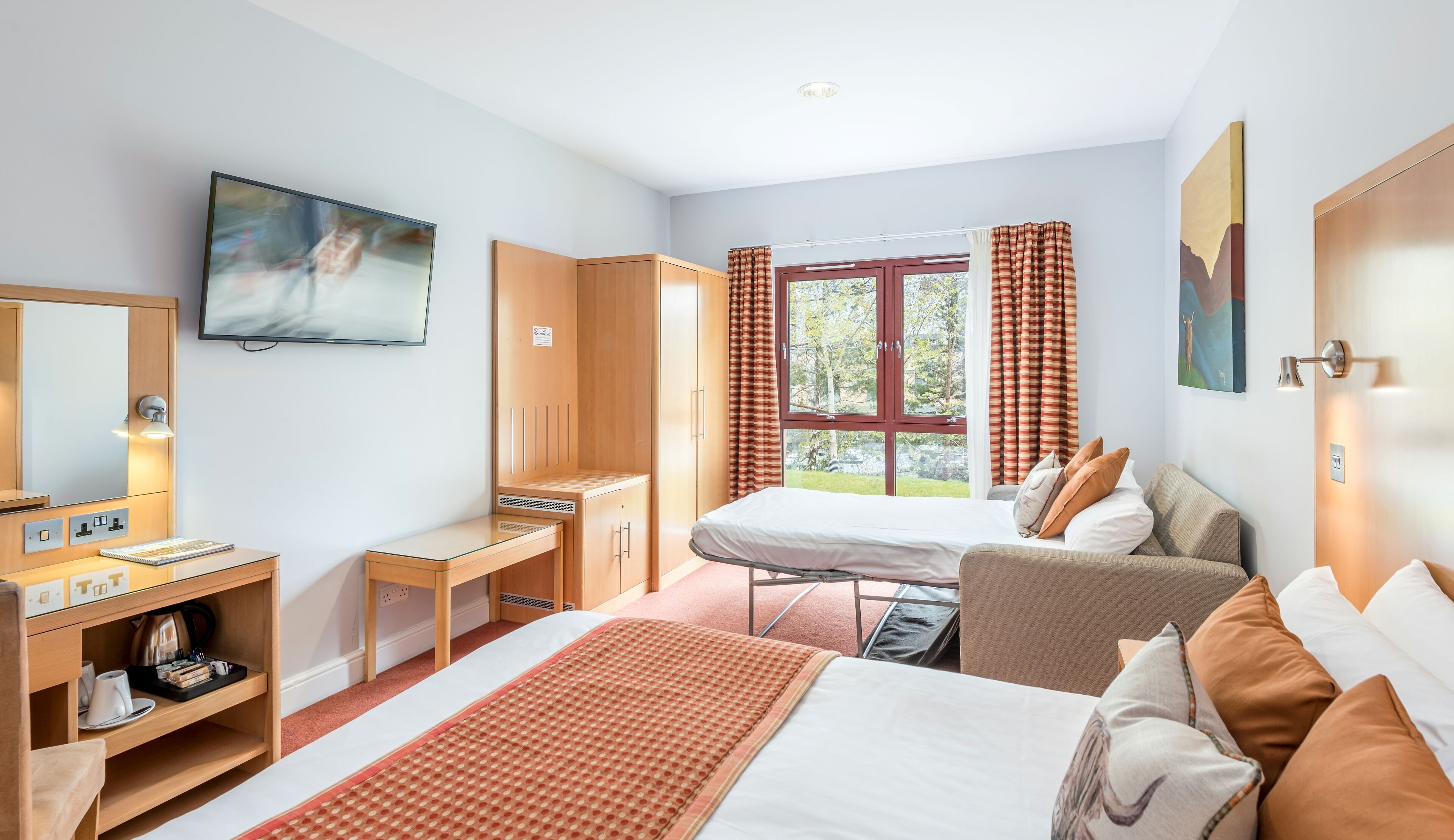 suite, ensuite (2 adults & 2 children ) | 1 bedroom, free wifi