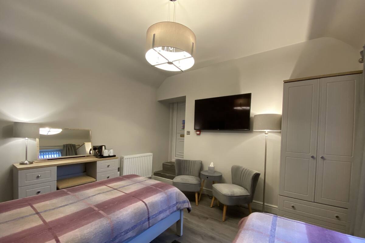 Chambre avec lits jumeaux, salle de bains attenante (Pet Friendly)