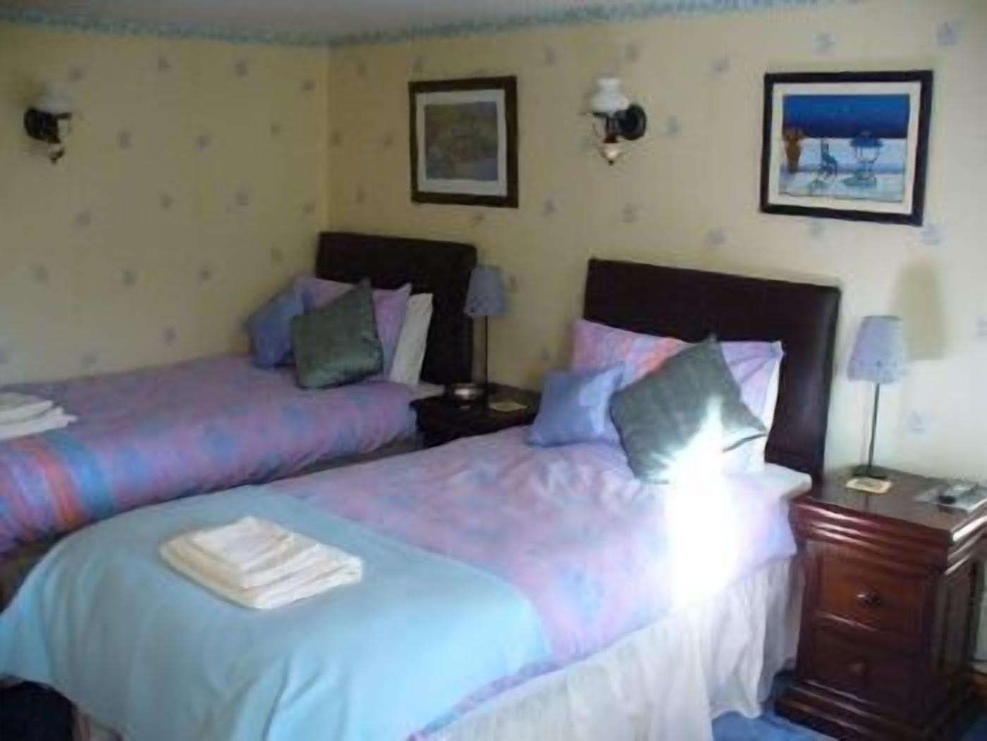 Twin Room, 2 Single Beds, Ensuite