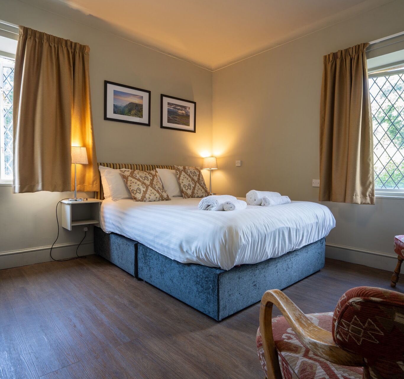 Premium bedding, individually decorated, individually furnished, desk