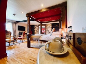 Superior Double Room, Ensuite - The Old Lodge (Stroud)