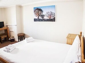 Standard Double En-suite | In-room safe, free WiFi, bed sheets - The Queensbury Hotel (Brighton)