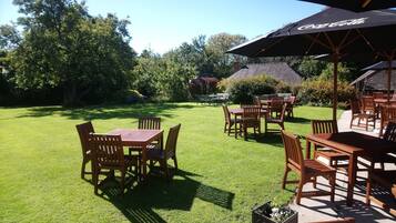 Quarto casal luxo, 1 cama King | Terraço/pátio