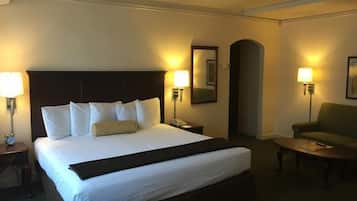 Standard-sviitti, 1 suuri parisänky (King Junior Suite) | Allergiatestatut vuodevaatteet, yksilöllisesti sisustettu