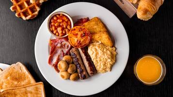 Engelsk frukost varje dag mot avgift