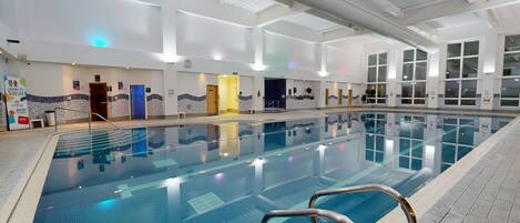 Indoor pool, pool loungers