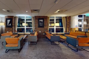 Lobby sitting area - Village Hotel Hull (Hull)