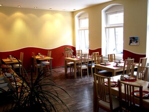 Daily buffet breakfast (EUR 10 per person) - My Bed Dresden (Dresden)